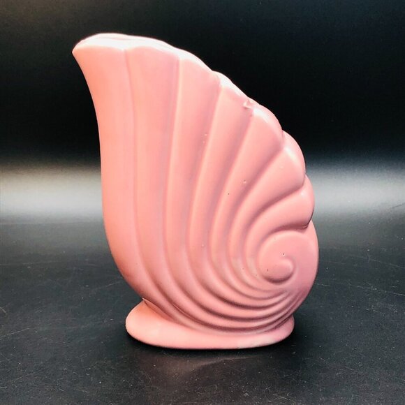 USA Pottery Dusty Rose Nautilus Shell Bud Vase Tropical Coastal Golden Girls - Picture 3 of 12